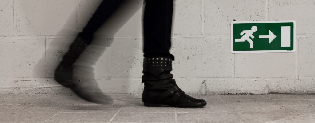 Are They Lying 9 Signs of Criminal Body Language-2