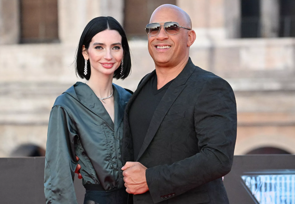 Hollywood’s Hidden Family Ties: Guess Who’s Godparent to Whom?-3
