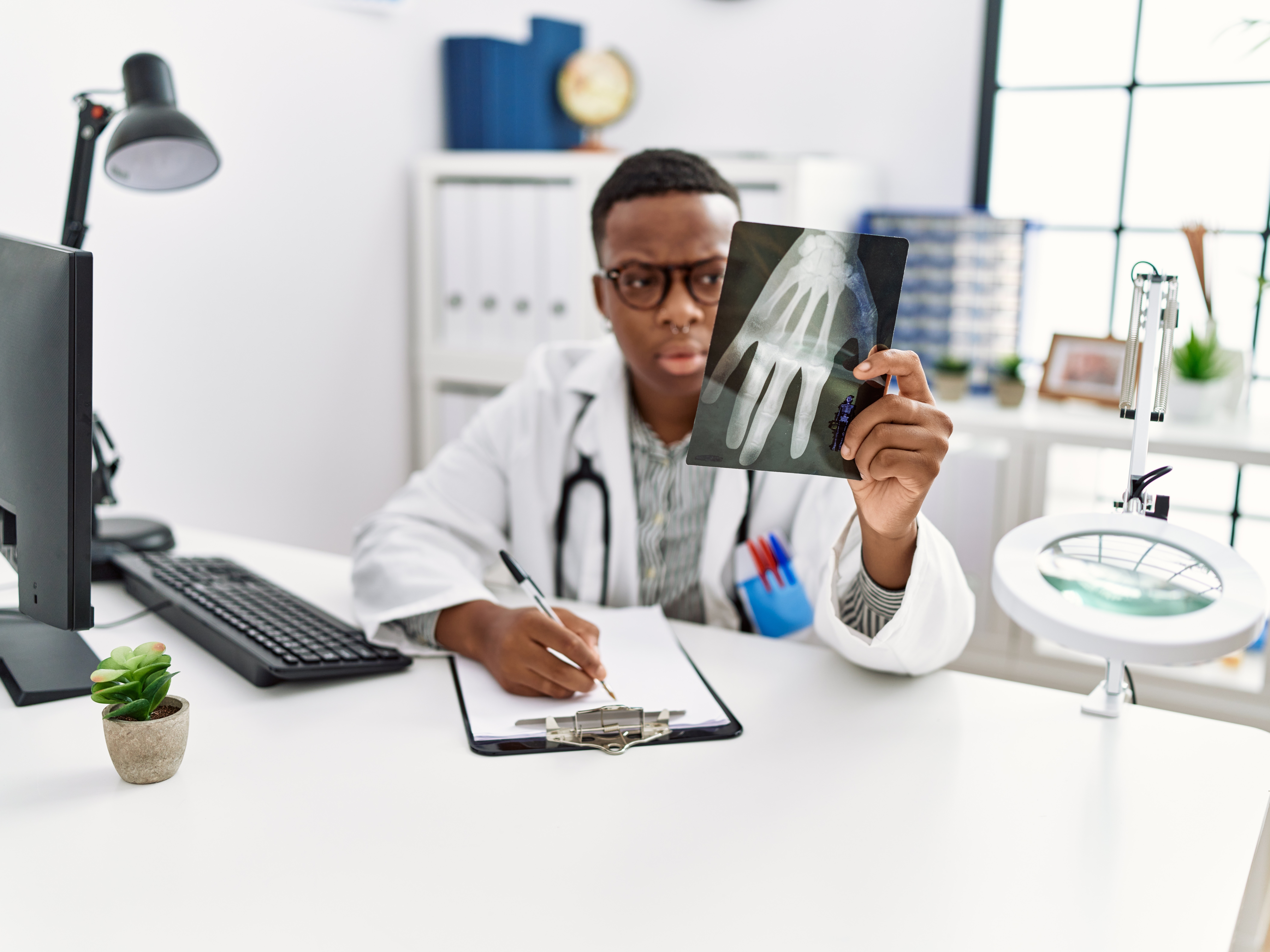 Fake Teen Doctor Now Sentenced for New Charges at 25