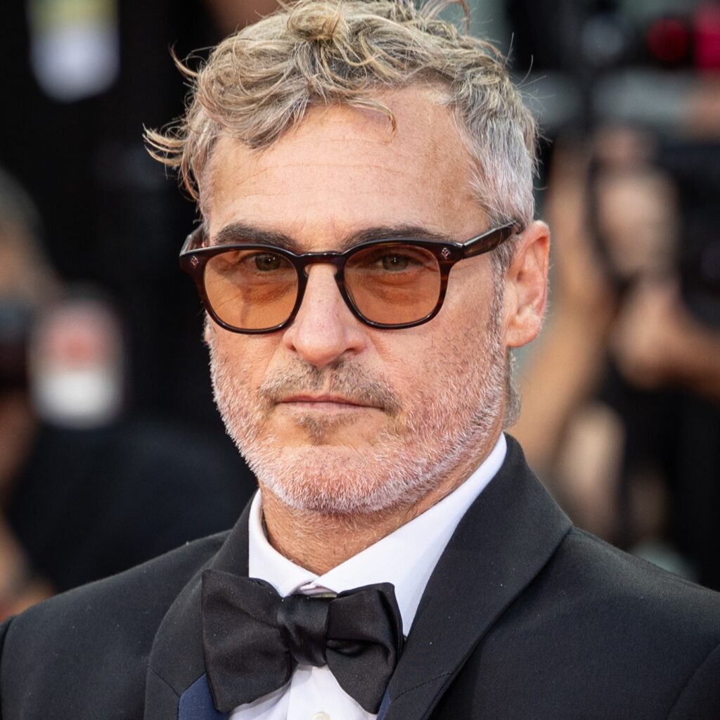 14 Celebs Who Gave up Their Real Names for Stardom-8