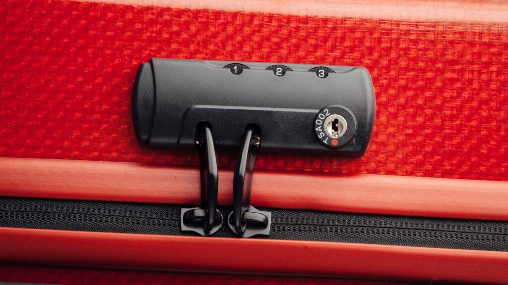 Holiday Travel? 12 Airport Scams and Crimes You Need to Know-5