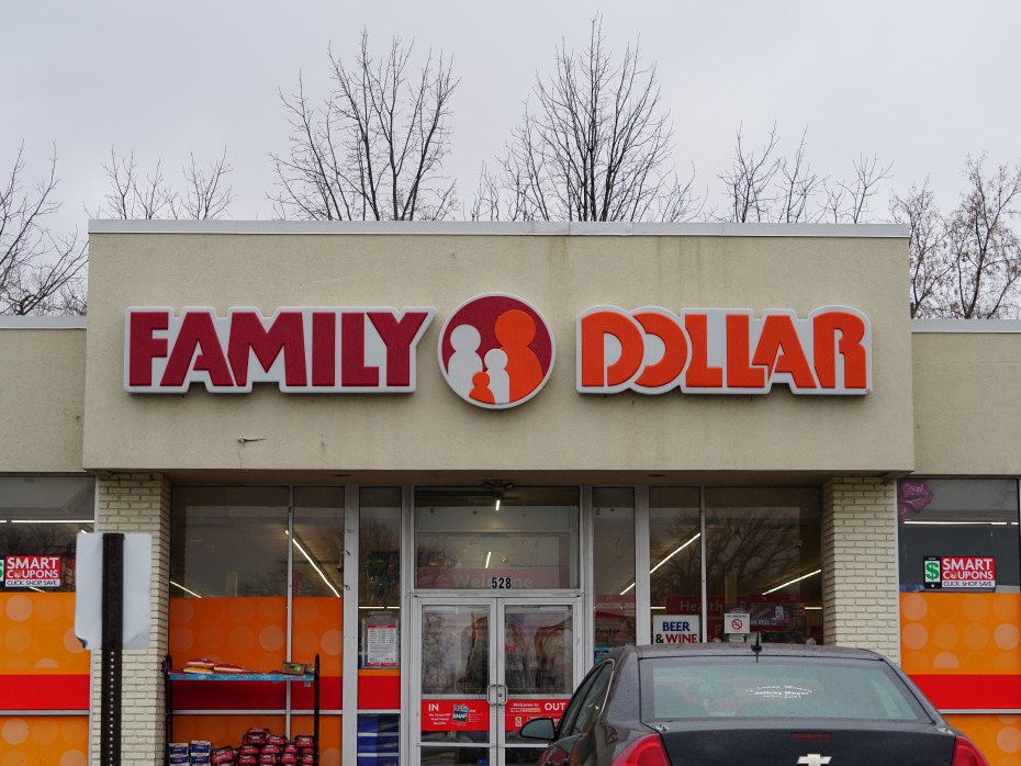 Dollar Tree vs. Dollar General: What’s the Difference?-3