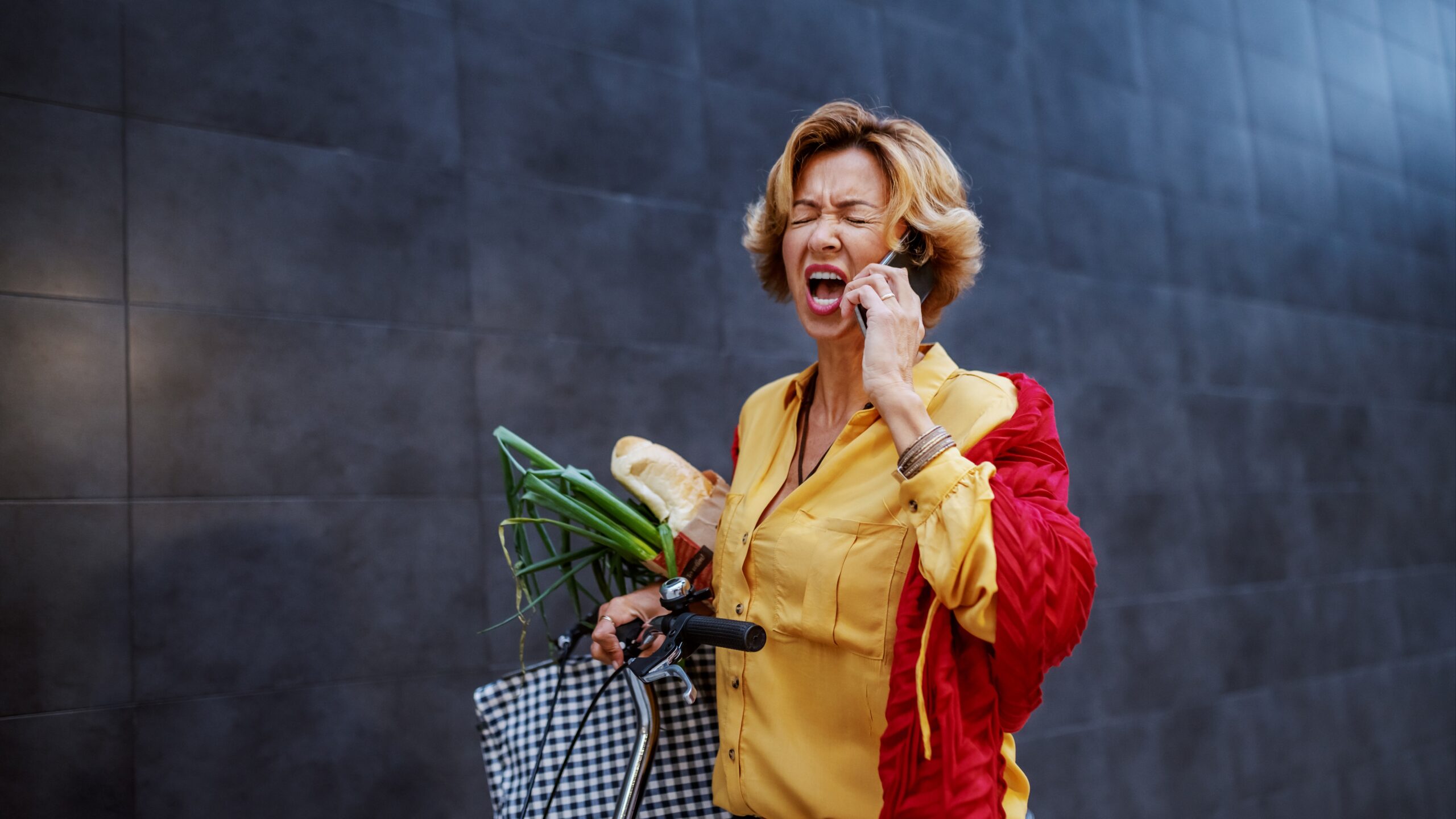 12 Things You Should Never Do at the Grocery Store