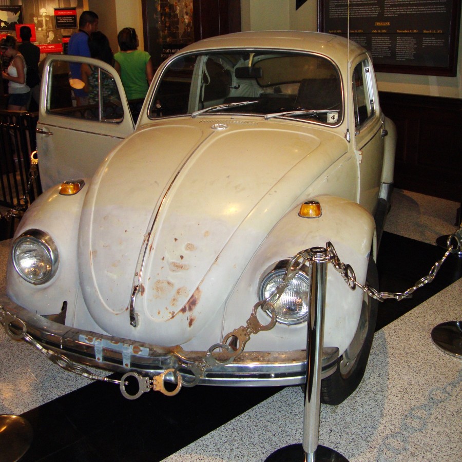 Ted Bundy’s Girlfriend Asks: How Did I Not See It?-2