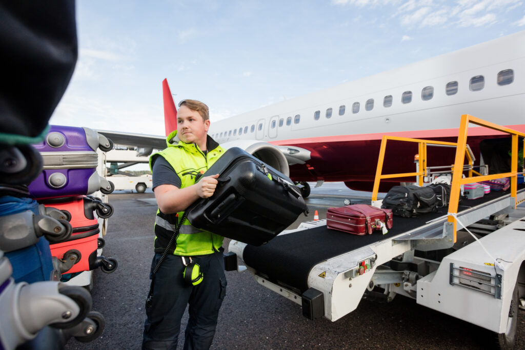 How Airlines Juggle Thousands of Bags Every Day Without Losing Them (Mostly) -2