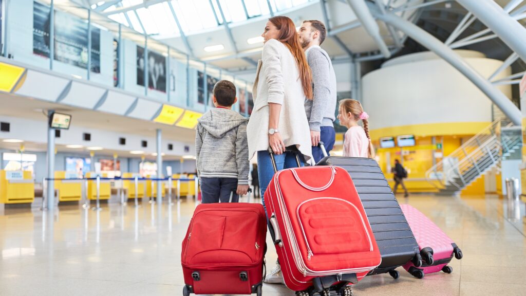 How Airlines Juggle Thousands of Bags Every Day Without Losing Them (Mostly) - 1