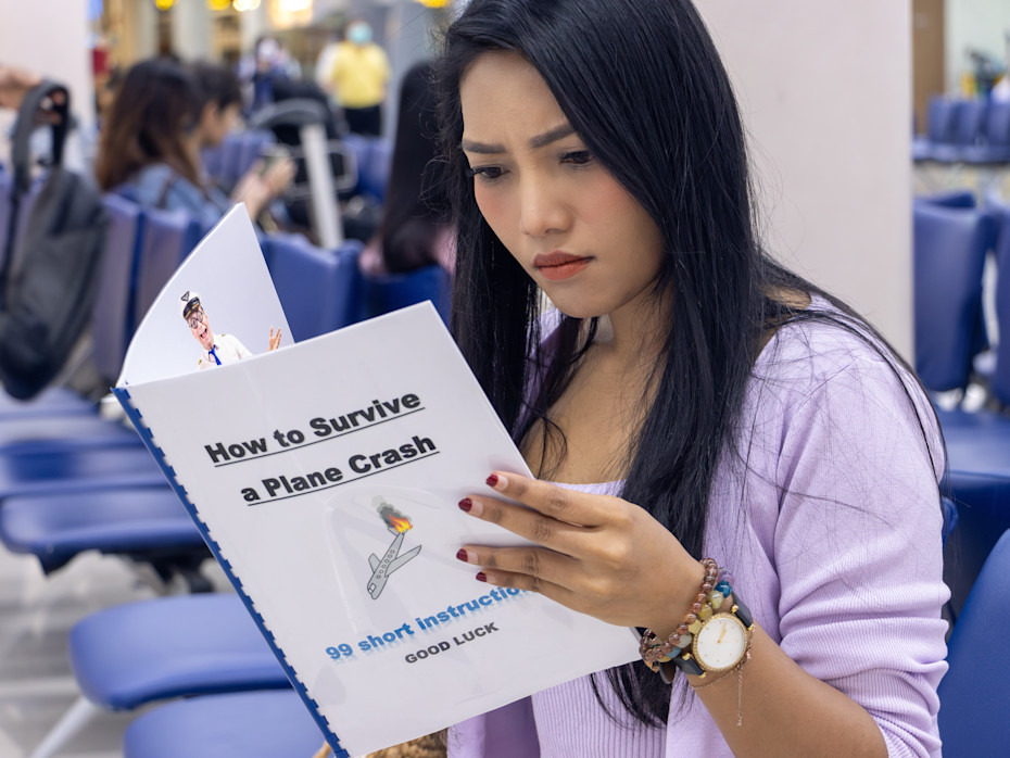 How Some People Survive Plane Crashes When Others Don’t-2