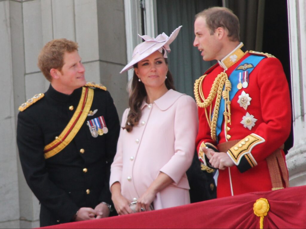 Former Palace Aide Speaks Out on Prince William & Prince Harry’s ‘Sad’ Feud-2