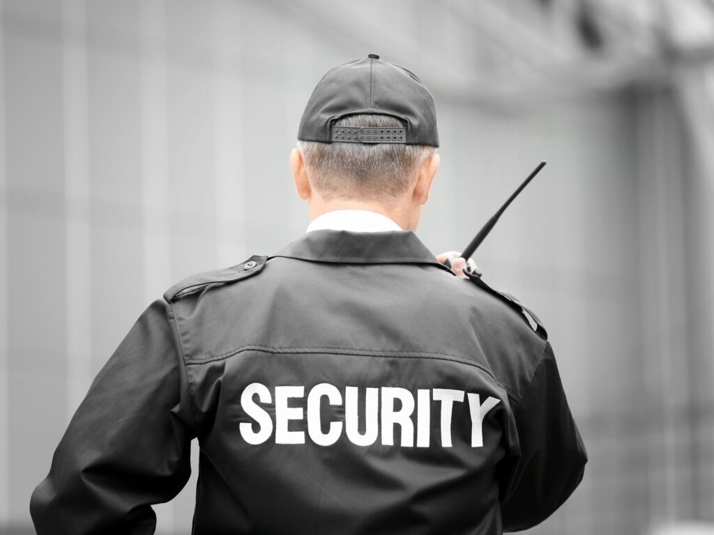 Thieves Rob Reporter While He's Reporting on Increasing Crime Rates-1