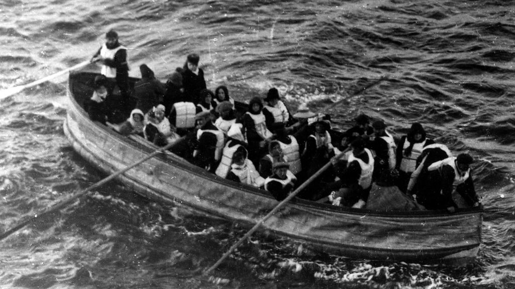 Conflicting Accounts Surface About Titanic Captain's Final Moments -2