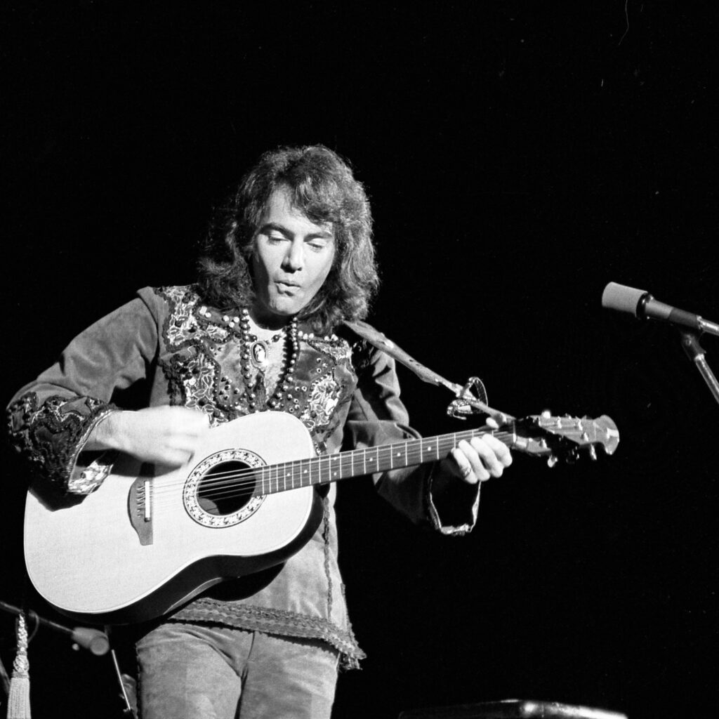 Neil Diamond in concert, 1972