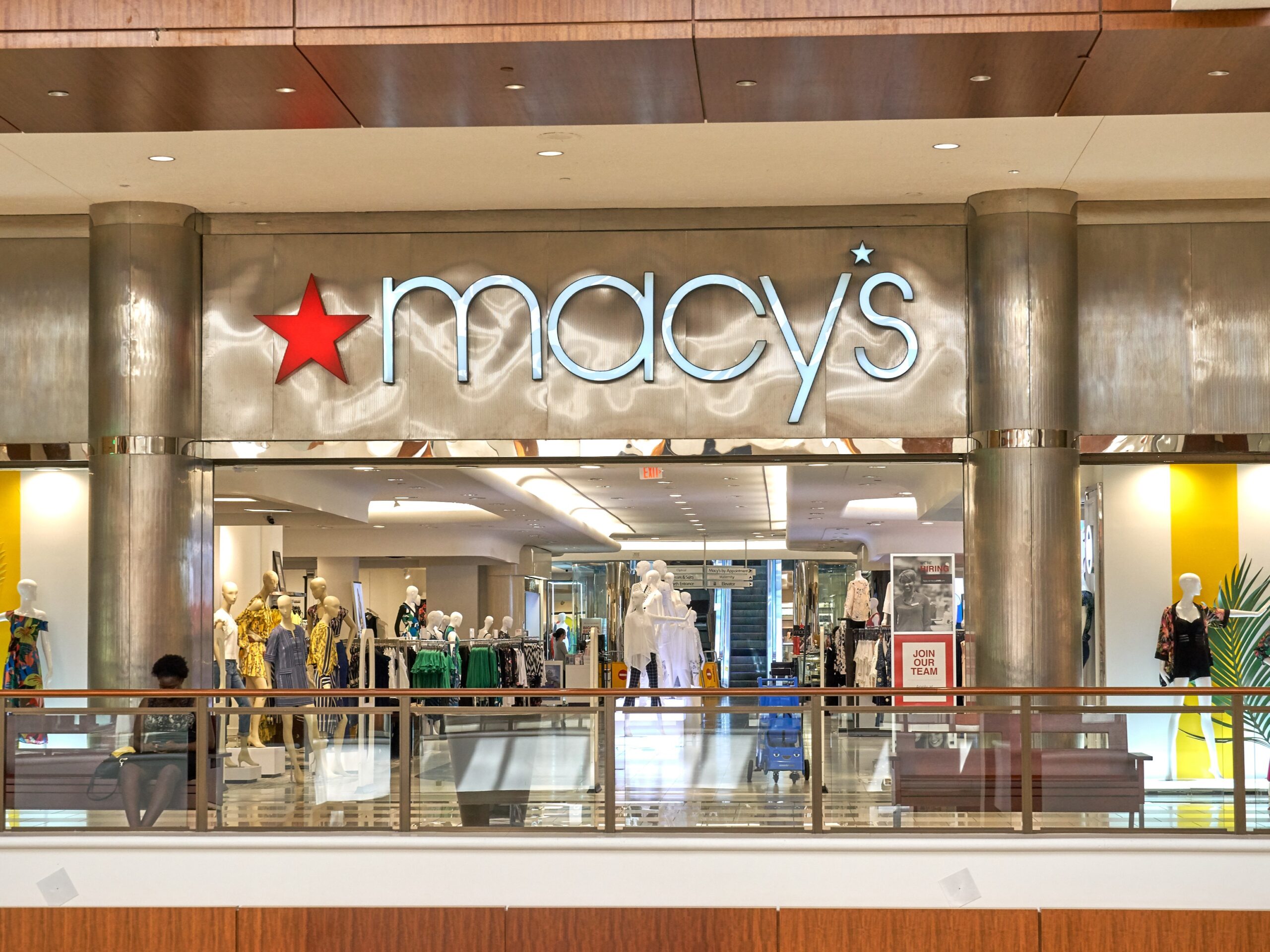 Mother Stabbed While Changing Baby’s Diaper at Macy’s