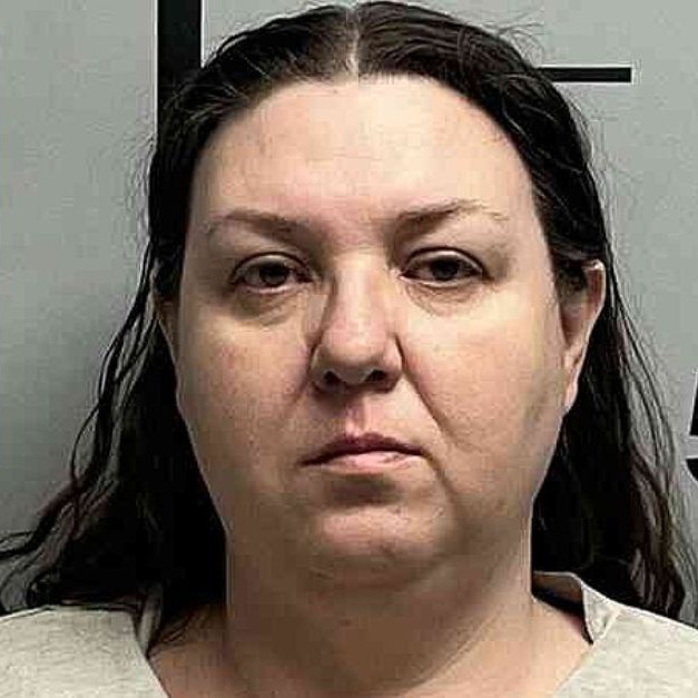 Main: Amber Waterman (Benton County Detention Center). Inset: Ashley Bush (Benton County Sheriff's Office). - lawandcrime