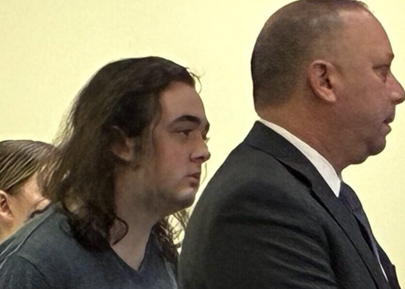 #Danvers #Lynn #SalemMa Anthony DeMayo, 18, of Lynn, has been held without bail for the murder of Janet Swallow, 68, of Danvers after his arraignment Friday in Salem District Court. More coming at https://t.co/eCxE2T7tvf and https://t.co/0wY7Dpzz8Q Caroline Enos/Salem News https://t.co/65zlmN27MV - X / EagleTribJill